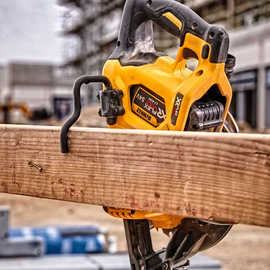 DeWalt DCS577T2-GB 54v XR FLEXVOLT Hochleistungs 190mm Handkreissäge inkl. 2x DCB546 Akkus