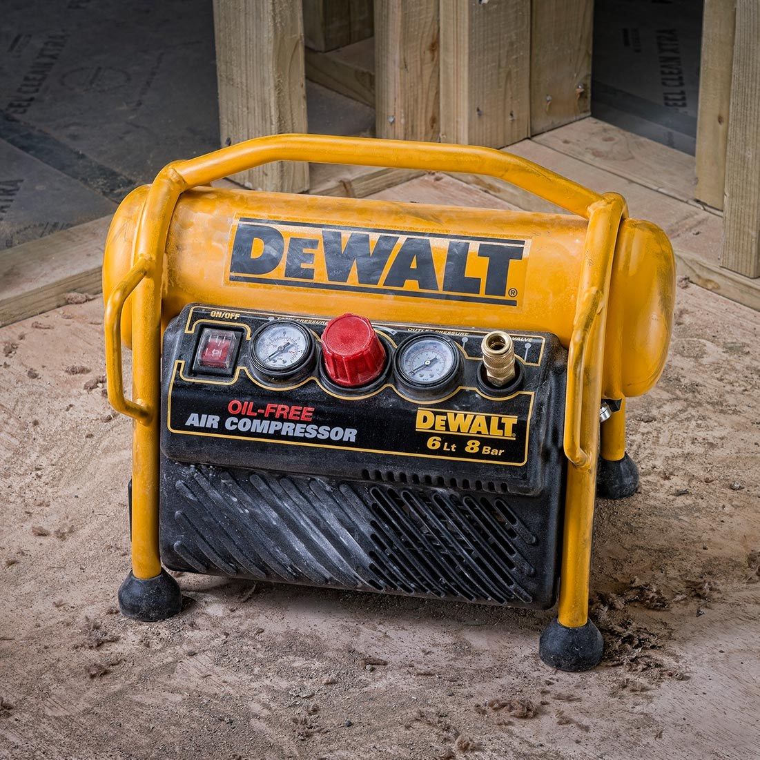 DeWalt DPC6MRC-GB 230v 1.5Hp Mini Roll Cage Luftkompressor 6 Litre